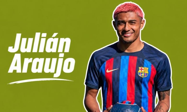 Julián Araujo