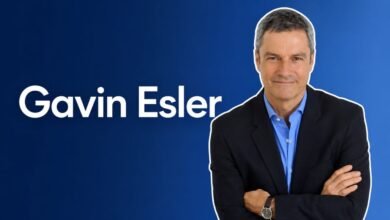 Gavin Esler biography
